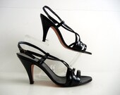 1970s shoes / Strappy Vintage 70's Black Geoffrey Beene Bag Italian Shoes Heels