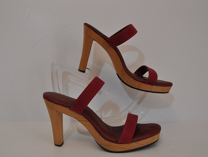 1970s shoes / Some Wine with That Cheese Vintage 70's High Heel Shoes