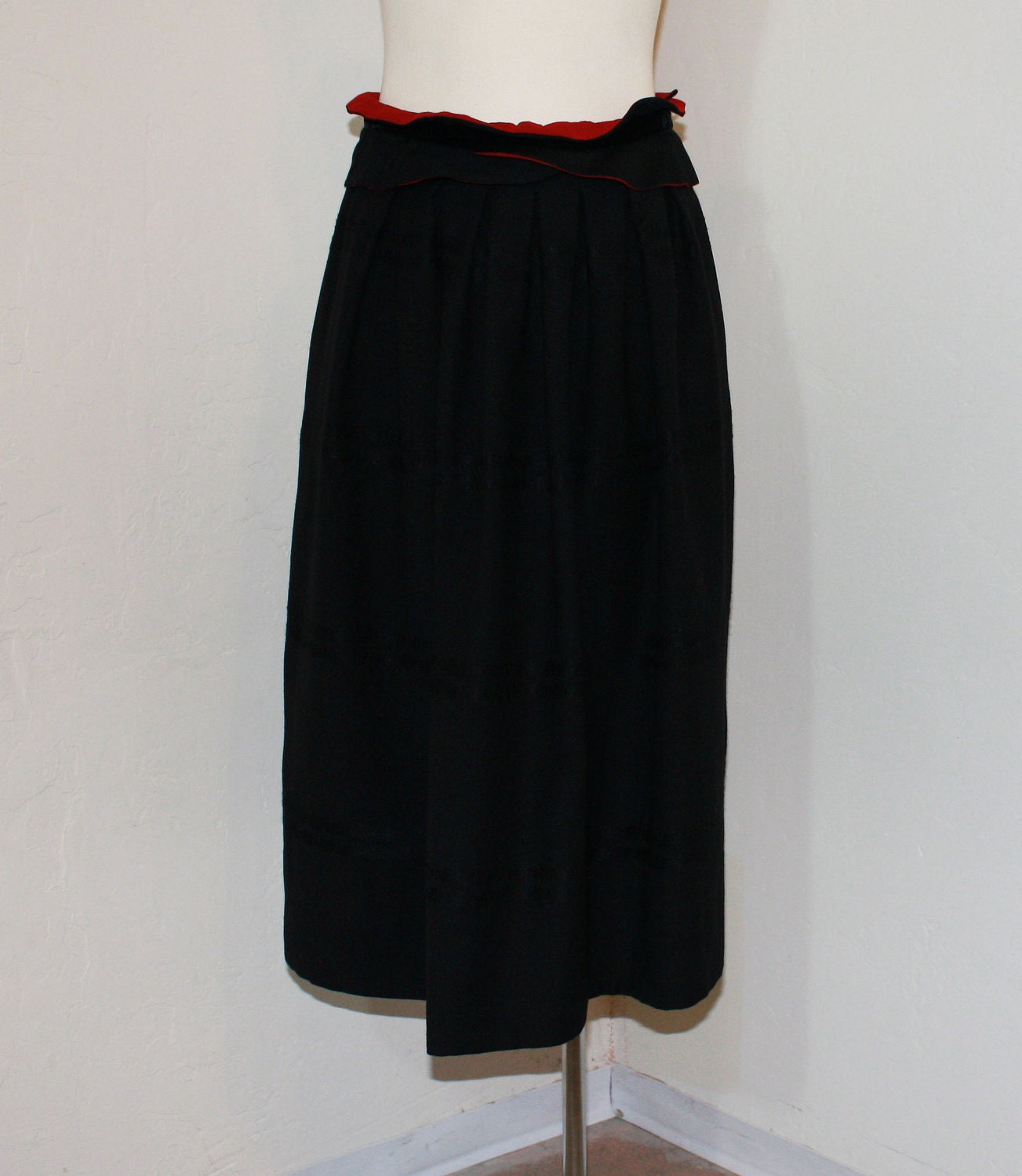 1970s skirt / The Caroler Vintage 1970's Geiger Tyrol Damask Wool Skirt