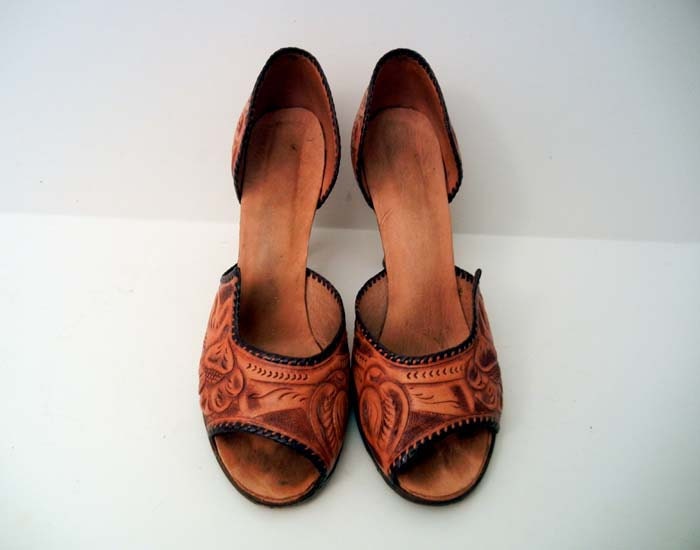 Amazing Vintage 50's Hand Tooled Leather Mexican High Heel Shoes
