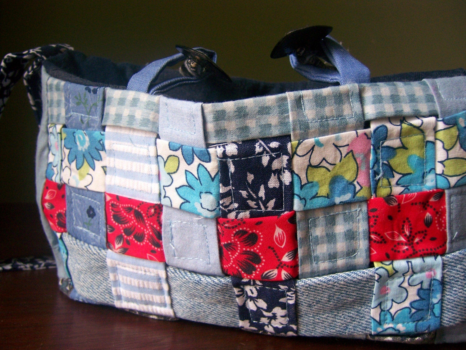 Recycled fabric woven wristlet clutch bag