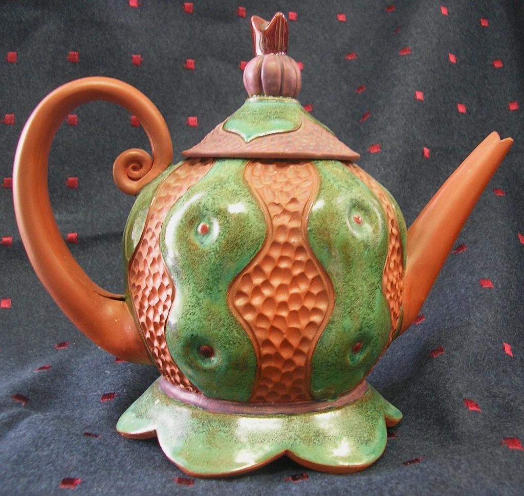 TEA POT, signed Sandi Pierantozzi, Ceramic Handmade, Unique, Perfect, UNUSED