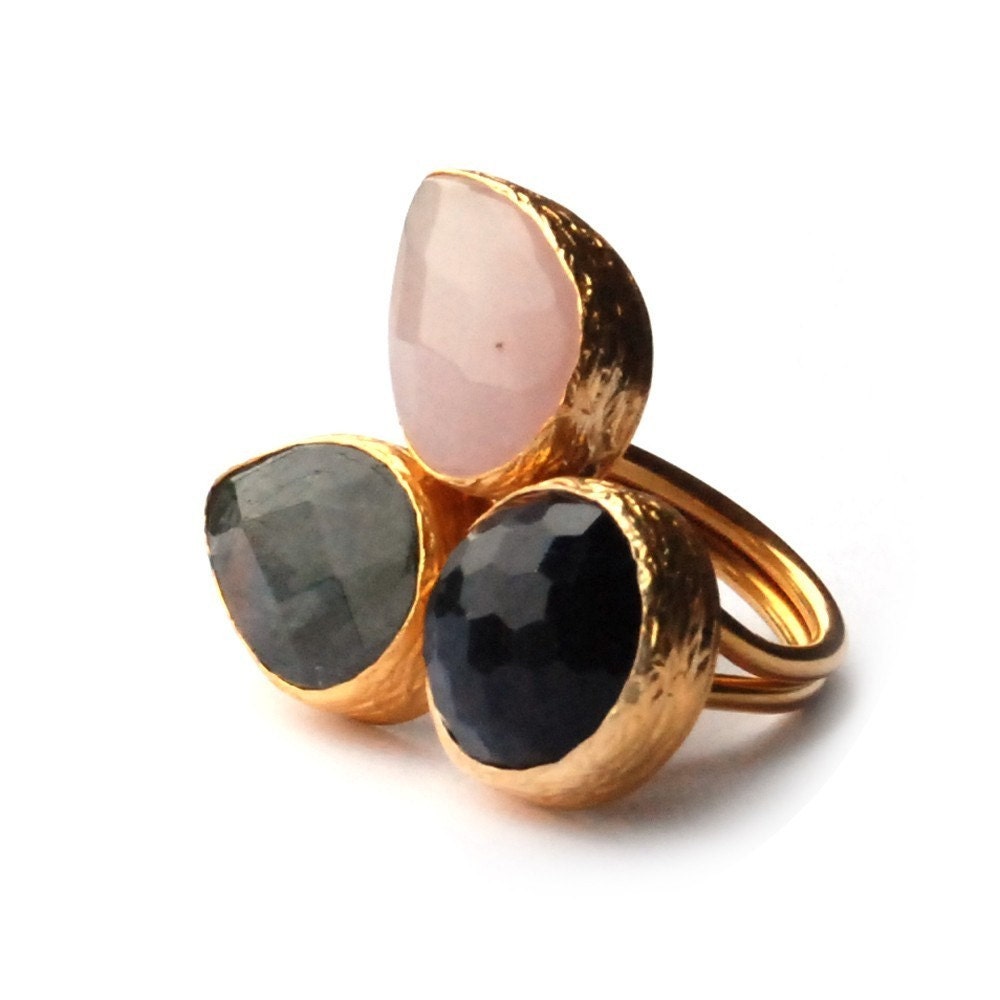 Three Stones Ring with Pink Quartz, Purple Amethyst and a Grey Labrodorite Stone