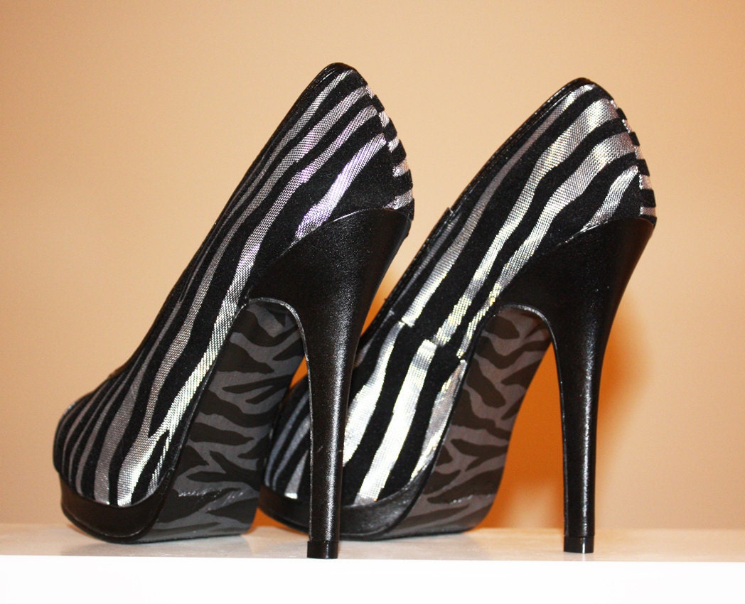 Sexy Zebra Peep Toe Stilettos in Black and Silver Womens Size 7.5