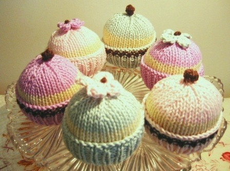 Knitting pattern for cupcake hat