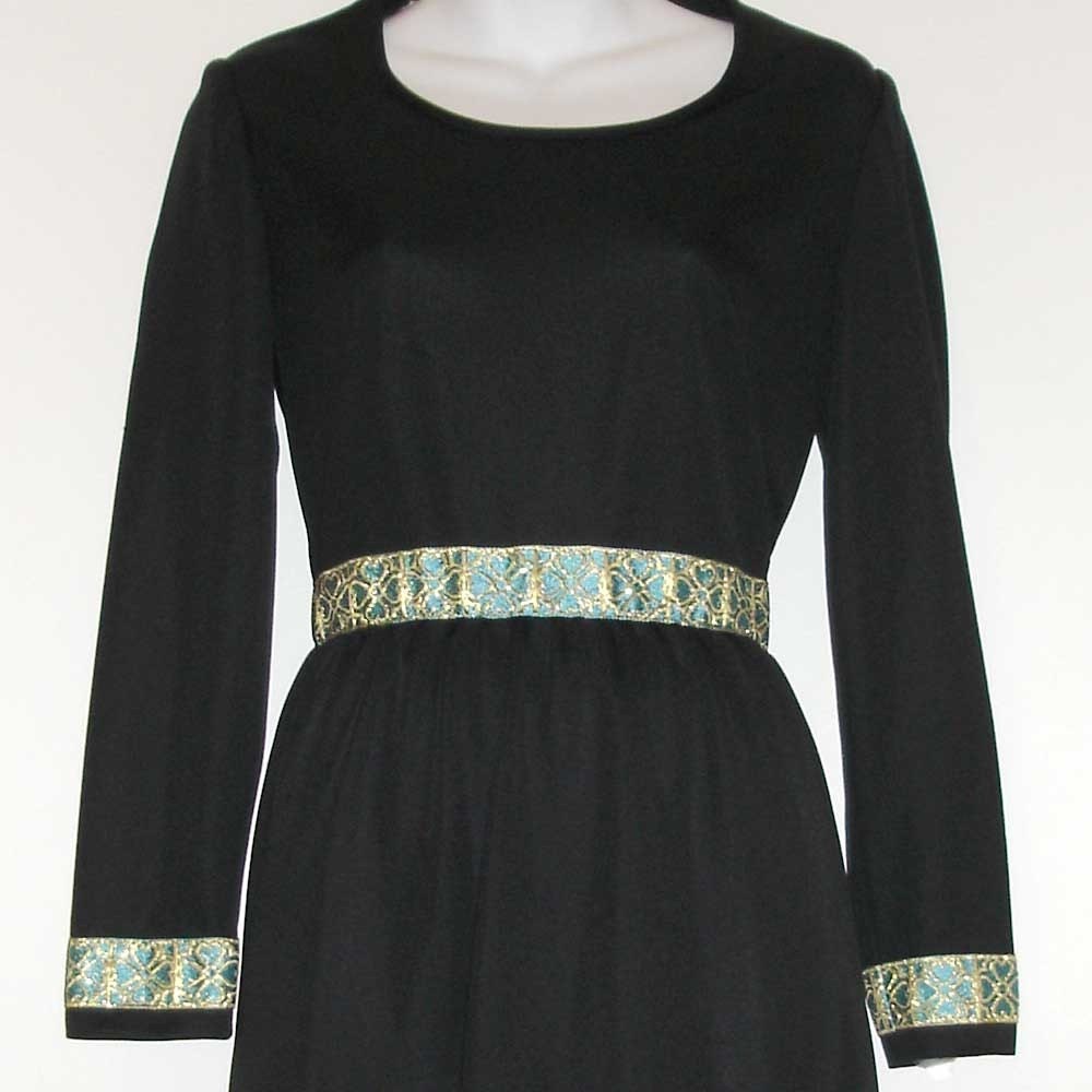 NOW ON SALE vintage elegant black Leslie Fay dress