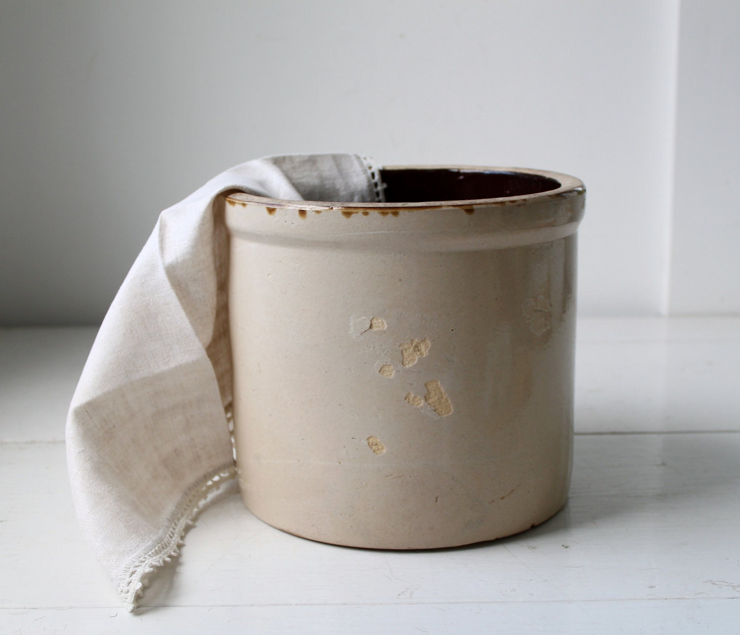 SALE vintage 1890s BUCKWHEAT BATTER crock. Antique stoneware with cream and dark ale glaze