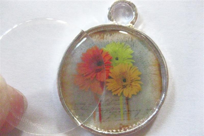 100 I Luv U Band 1 Inch Circle Resin Glaze Drops for Pendants, Bottlecaps and More - What's Not to Luv