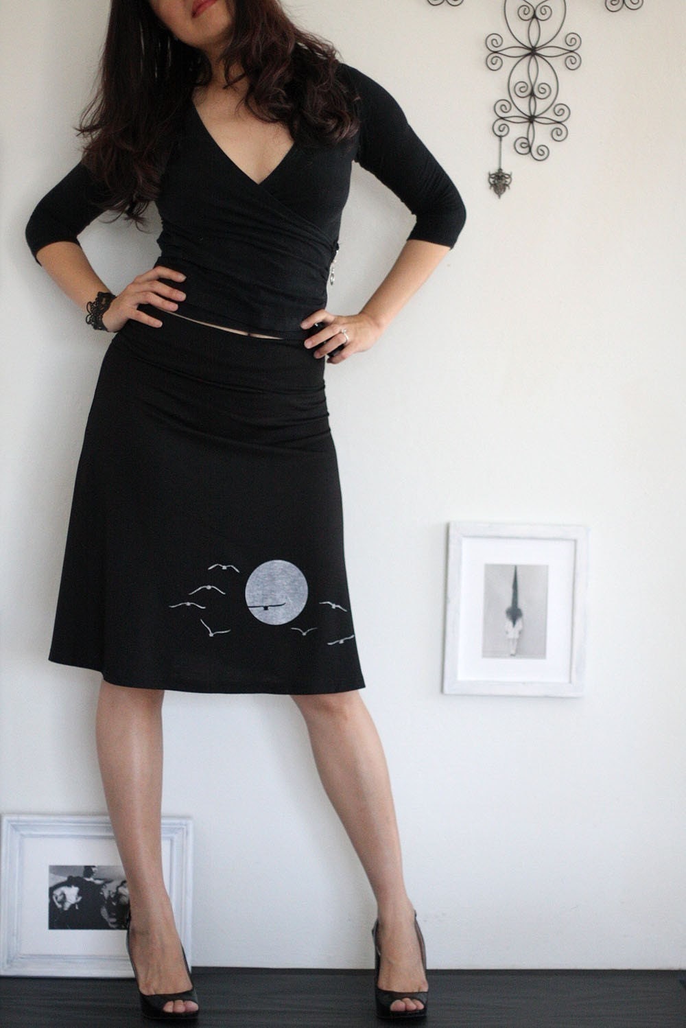 Womens Fashion - Black knee length skirt A-line jersey elastic waist skirt - The sunset and the flying birds on size Medium