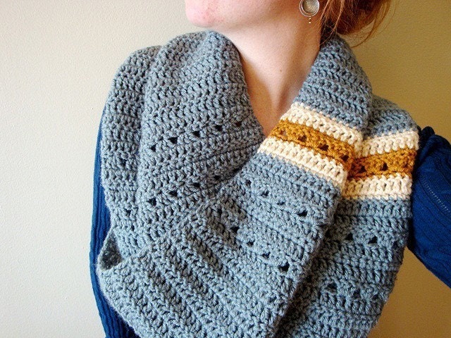 the dockside crochet infinity scarf in SILVER GREY (vegan friendly)