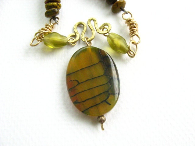 Handcrafted Forest Colored Agate Pendant Necklace