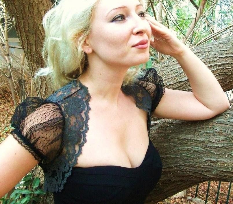 PUEDO SENTIR  black and grey victorian lace bolero jacket bridal bolero jacket grey lace bolero wedding shrug victorian bolero
