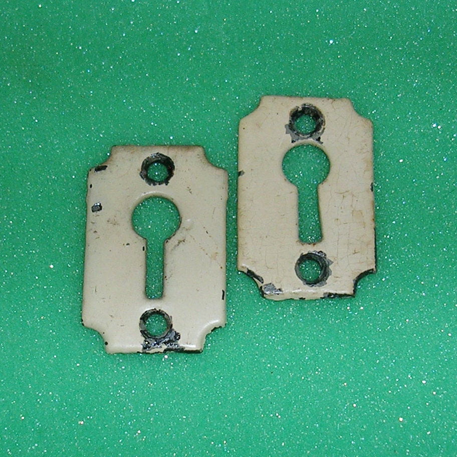 2 Vintage Antique Keyhole Key Hole Cover Covers Escutcheon Escutcheons Cast Iron Keyhole Covers Steampunk DIY Jewelry