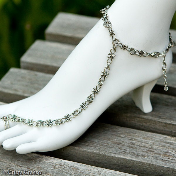 Dainty Barefoot Sandal Foot Jewelry by AmberTortoise