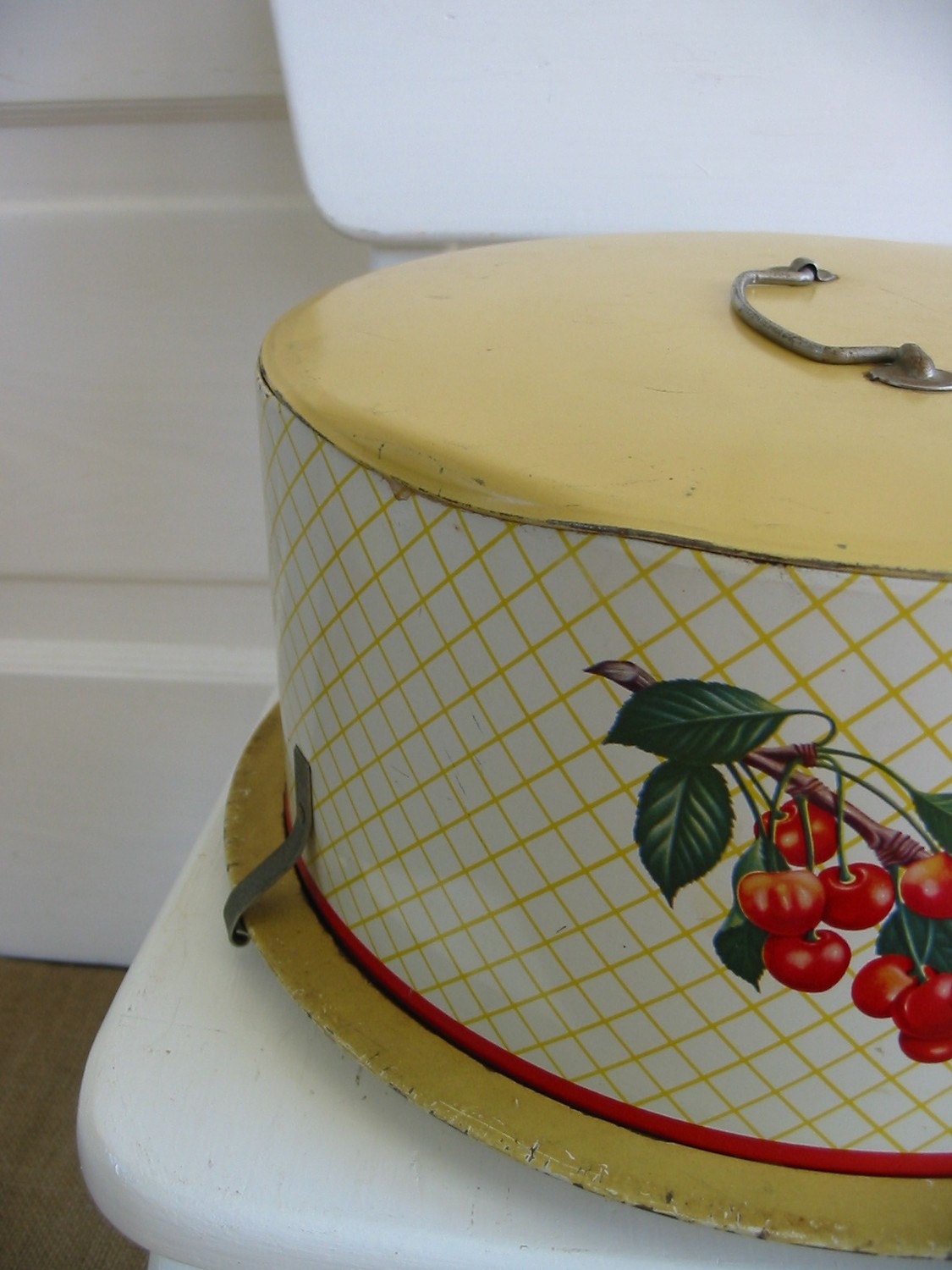 Retro Vintage Cake Carrier