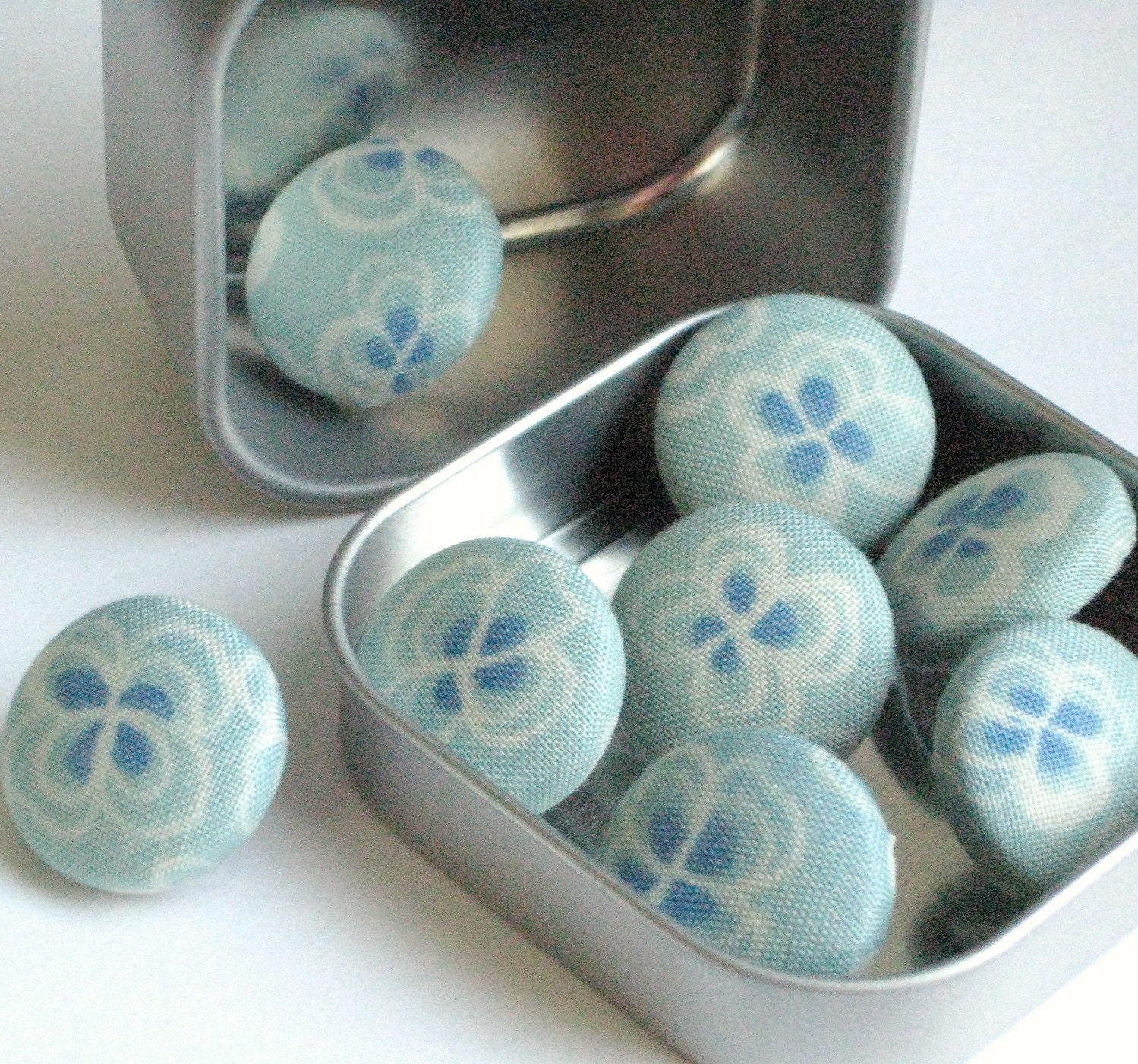 Cotton Blossom...Tack Pack of 8. Fabric Push Pins. Wedding board pins