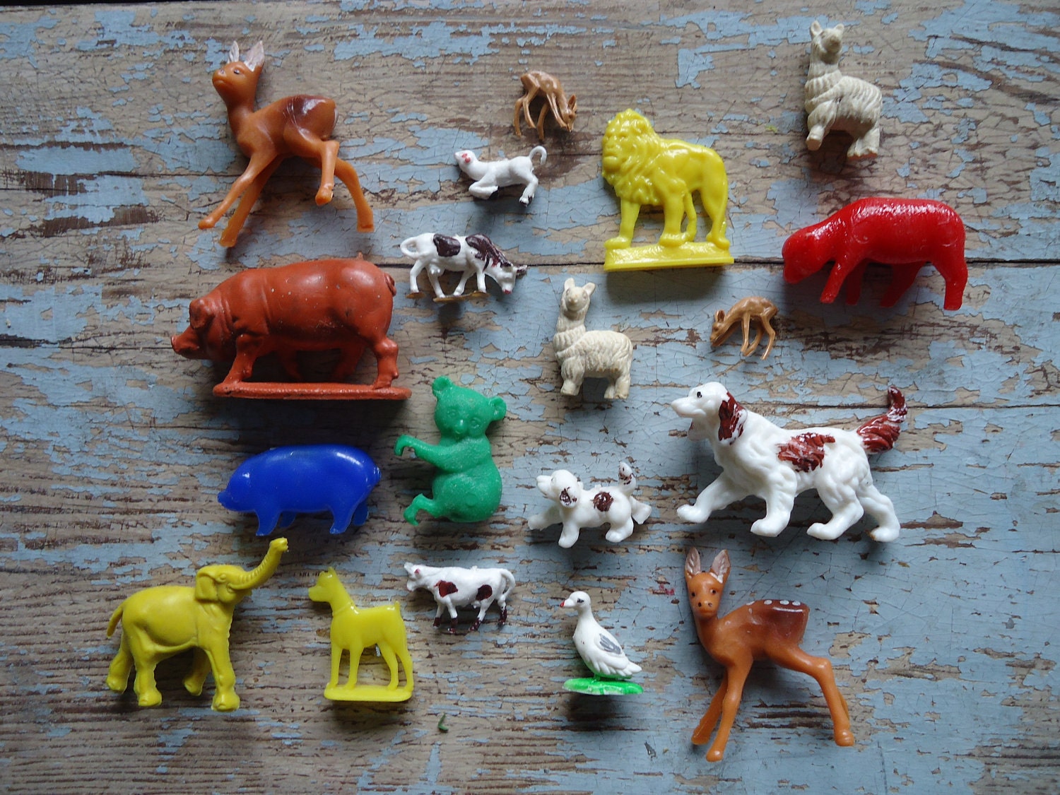 small plastic animals bulk