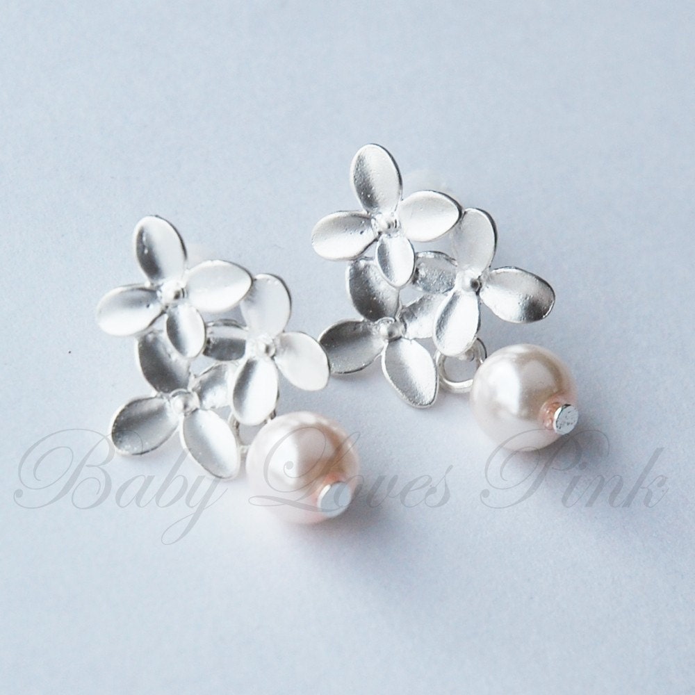 Sweet Floral Bouquet White Gold Earrings