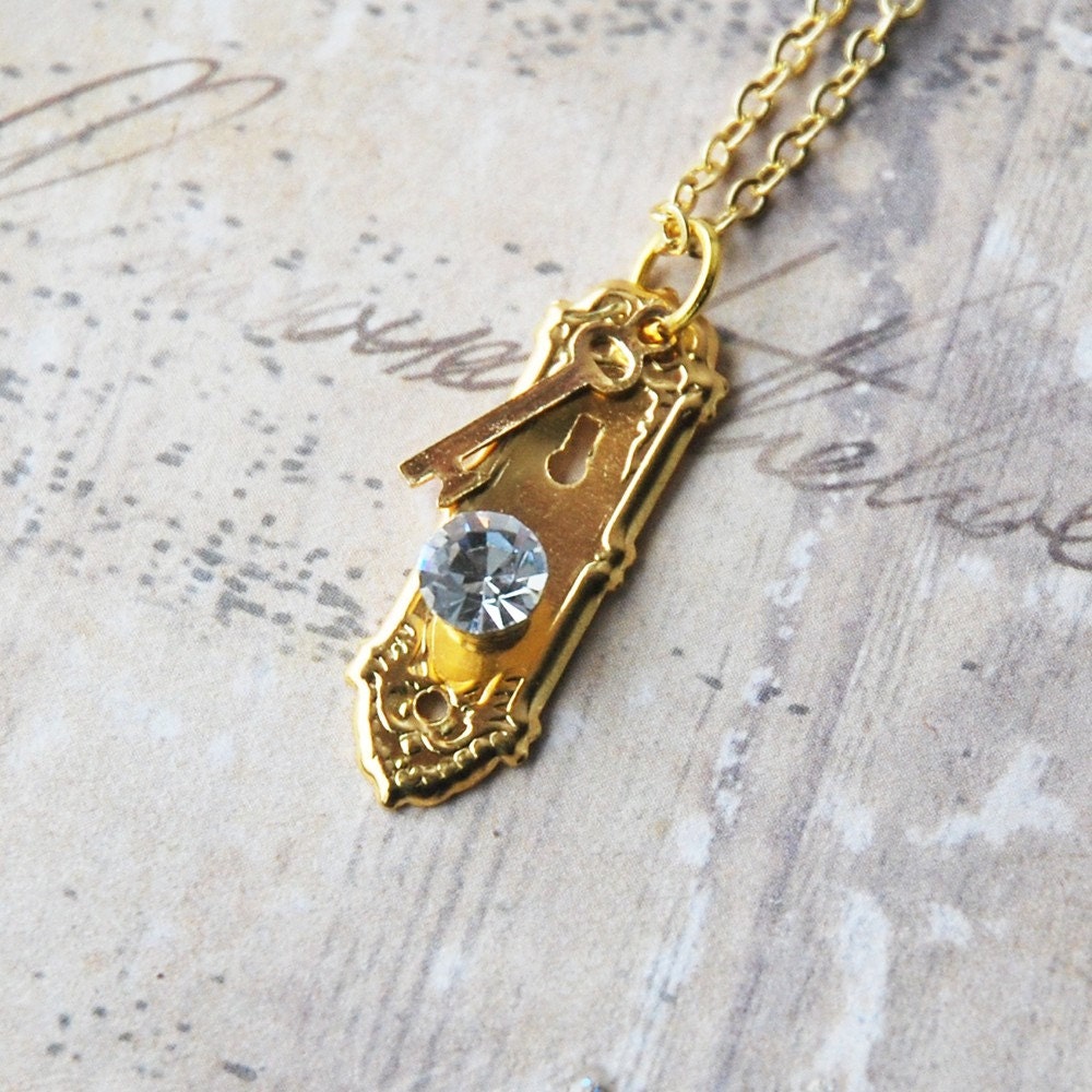 Alice in Wonderland Golden Doorknob and Key Necklace