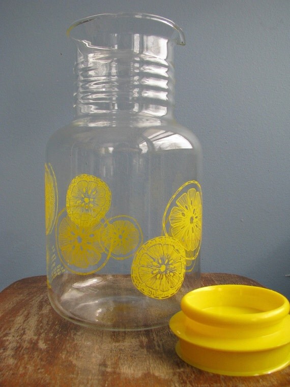 pyrex juice pitcher