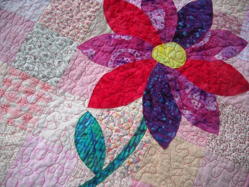 BLOSSOM Pink Cotton Quilt with large Floral Applique - Hamncheezr