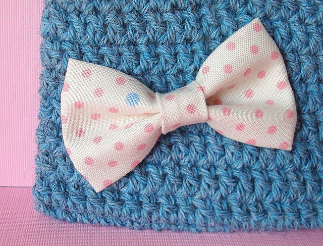 Pretty Bow Crochet Pouch
