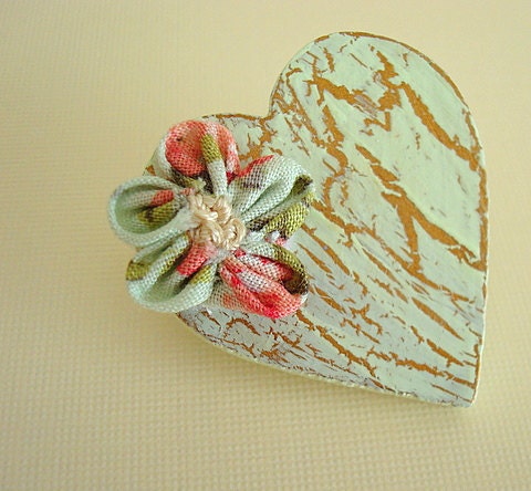 Shabby Wooden Heart Brooch