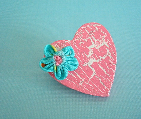 Shabby Wooden Heart Brooch