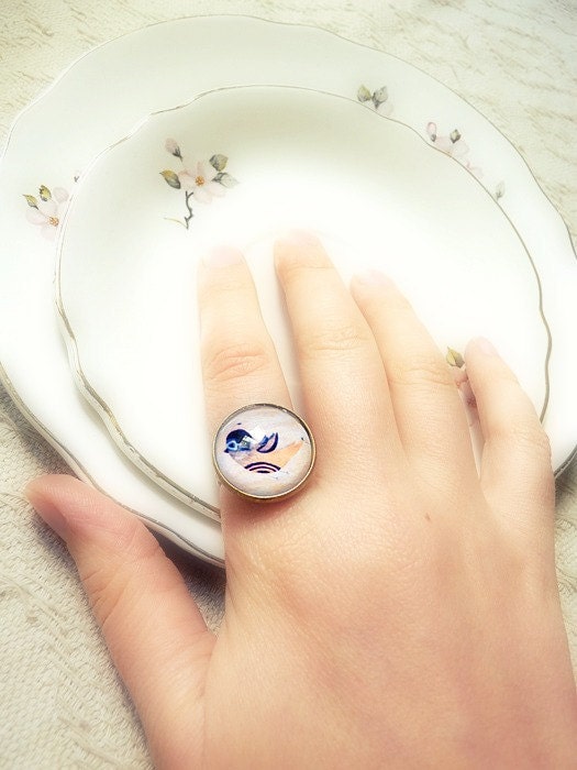 Bird lover Ring Cabochon fashion jewelry - Illustration Aviador, wearable art birds, spring animals blue