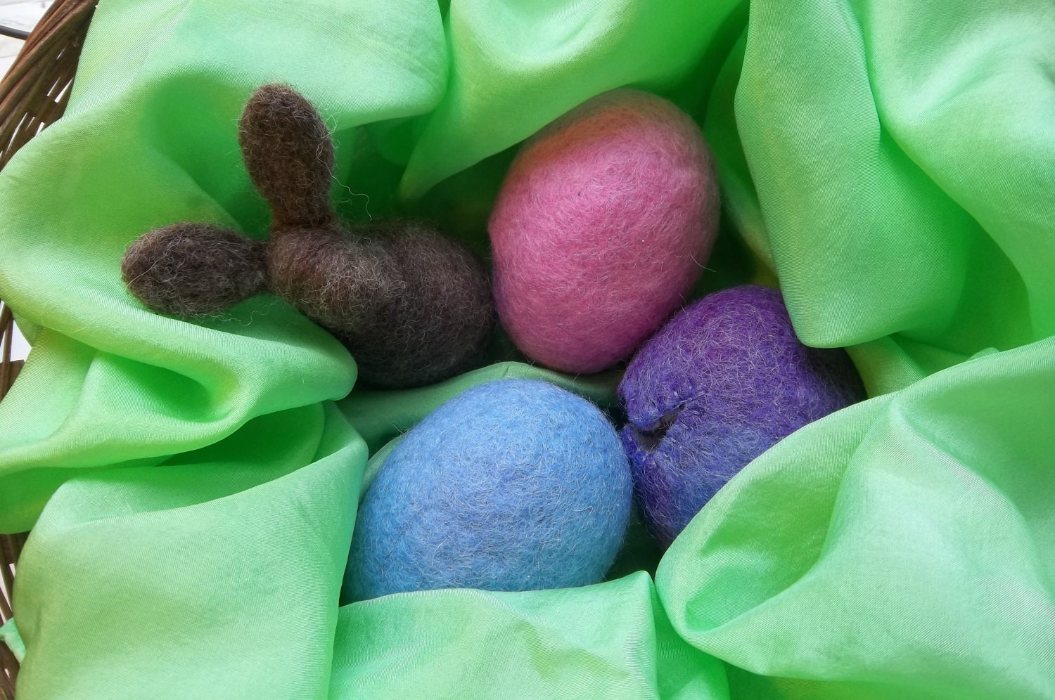 Easter Basket Green Playsilk / Ecofriendly Easter "Grass" / Waldorf Natural Open Ended Imaginative Play / Easter Eggs Bunny