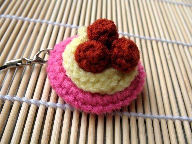 Crochet Cell Phone Charm - Meatballs Spaghetti