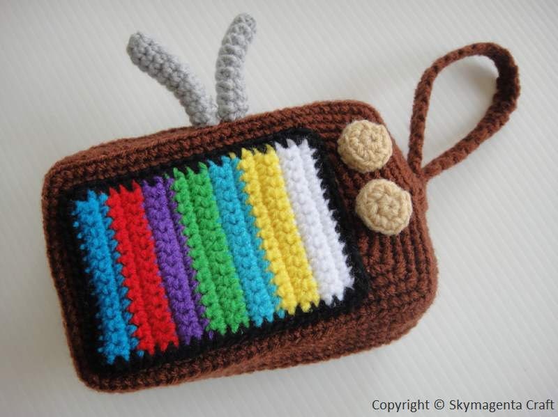 Crochet Purse - VINTAGE TELEVISION PURSE - cell phone pouch