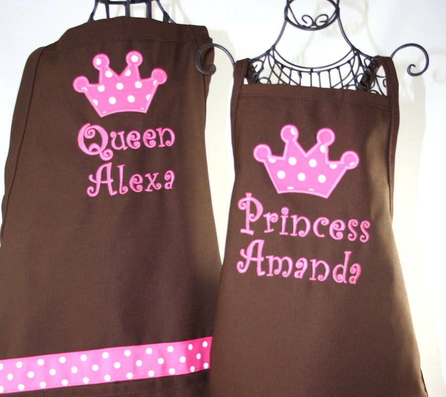 Queen & Princess apron Personalized Mommy and Me Apron Set - with Polka Dot Ribbon Embroidered Applique Monogrammed
