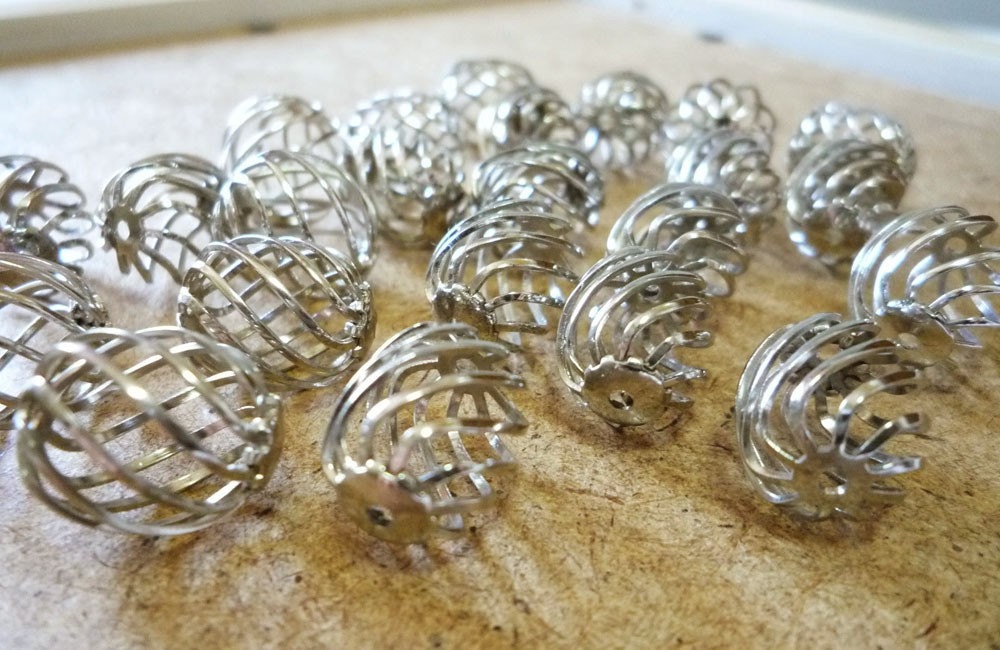 15mm Vintage Metal Twist Beads (Set of 4) FREE SHIPPING