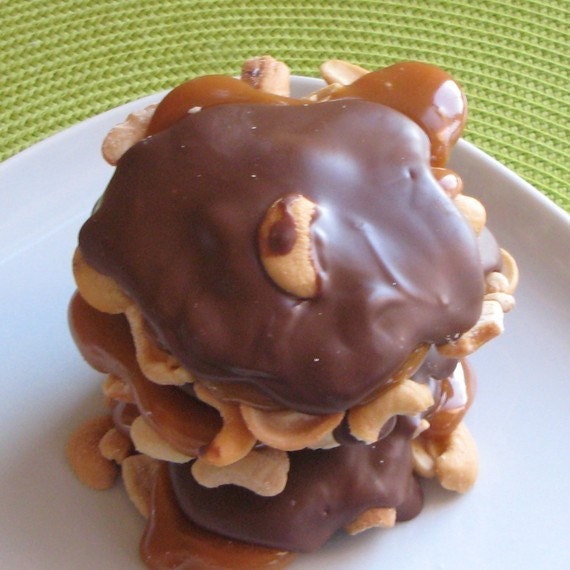 Cashew Caramel Chocolate Turtle Clusters