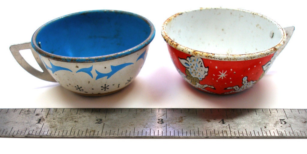 Tin Toy tea cups in red, white & blue, Set of 5 with litho, Instant Collection by Ohio Art.