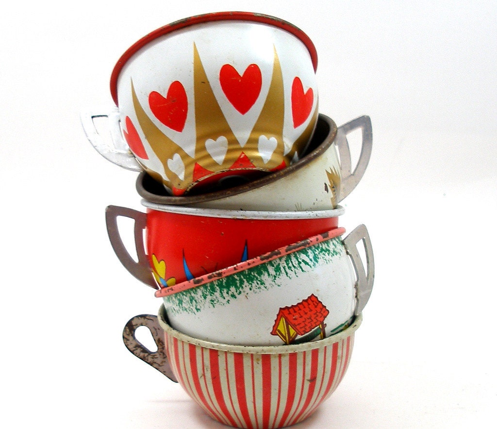 1950s Tin Toy cups, Set of 5 vintage metal with litho, hearts & flowers.
