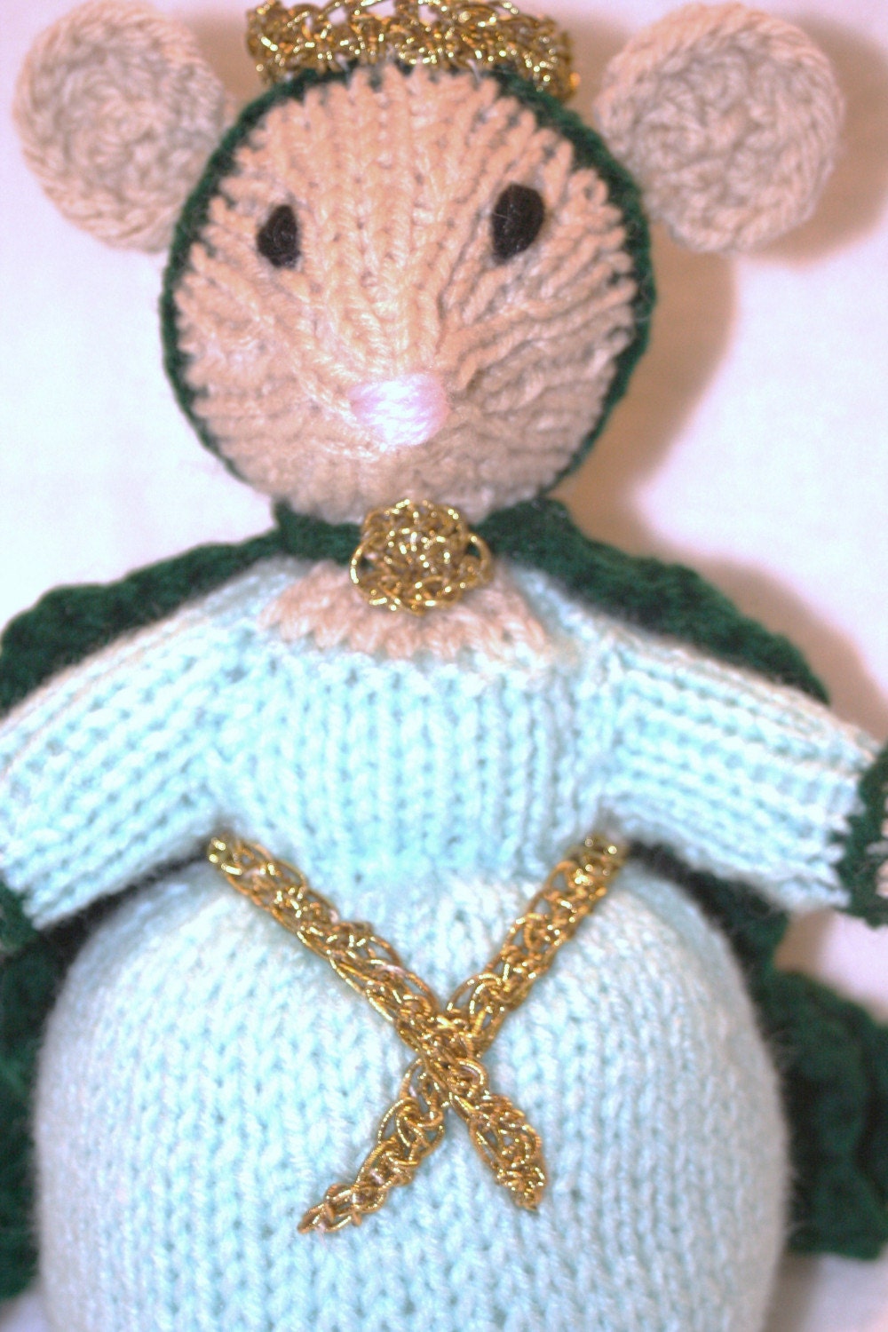 Queen Mouse, Royal Mouse Doll, Queen Mother, Hand Knit Toy, Knit Mouse, Fantasy Play, Ready to Ship