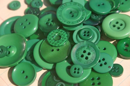 Green Buttons Assorted Round - Sewing Embellishments - 100 Buttons - Emerald