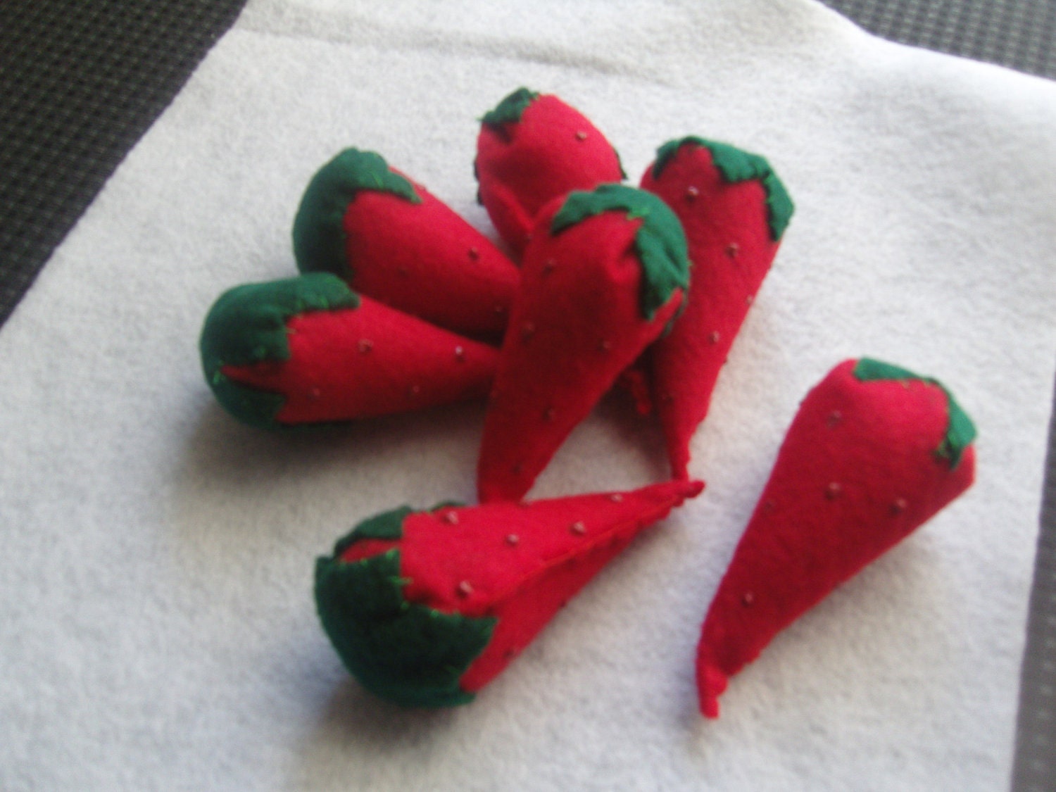 Mimi's Felt Food - Strawberries