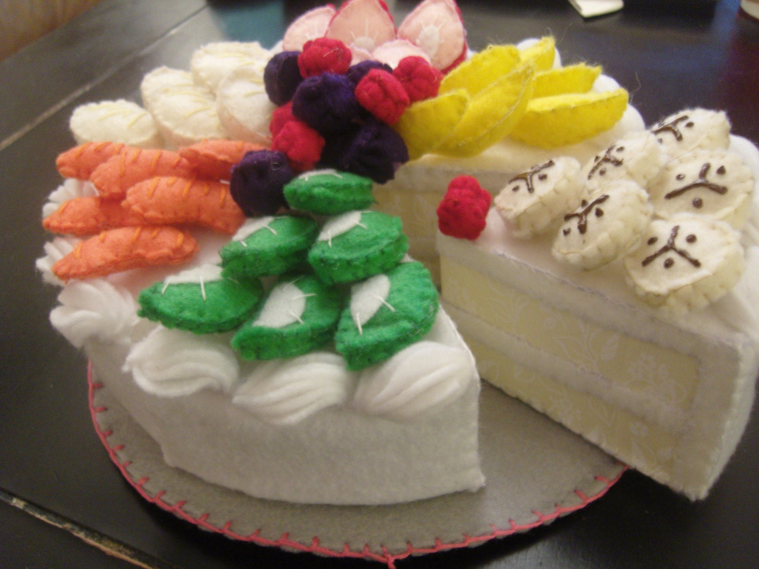 Mimi's Felt Food - Fruit Cake