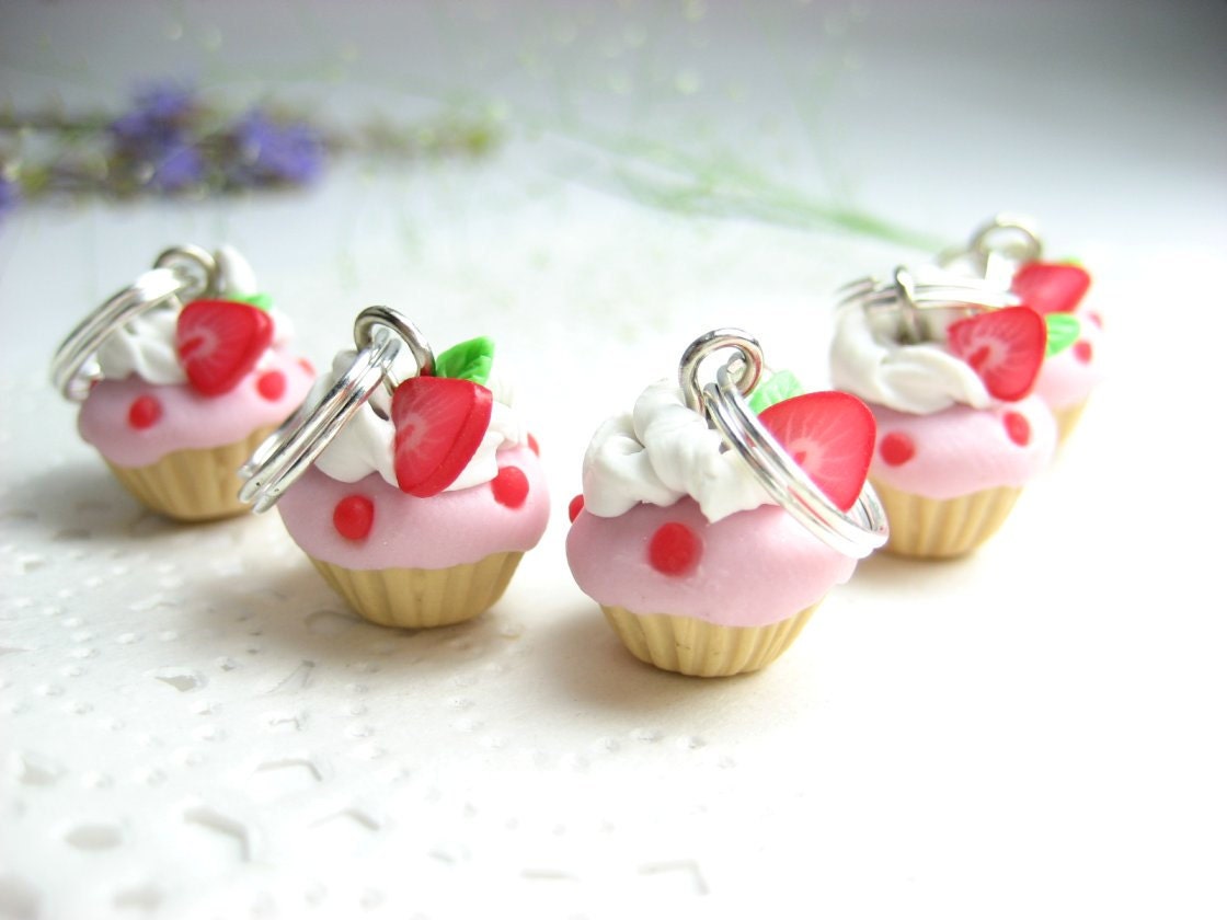 Mini Strawberry Cupcake Stitch marker (Set of 5)