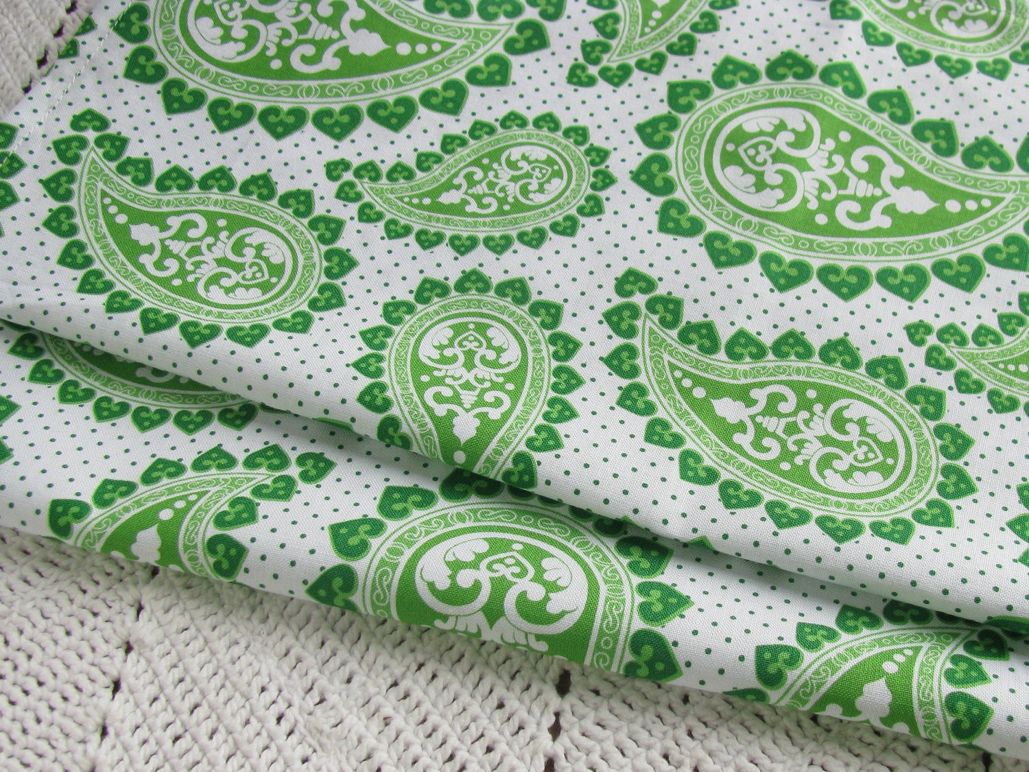 2 Large Single Layer Cloth Napkins - Kelly Green Paisley - veryverdant