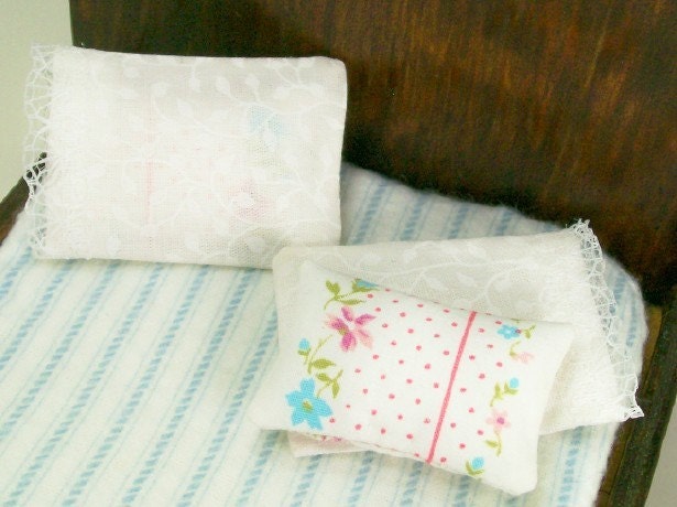 Dollhouse Miniature Bed Pillows Pair Pillow Cases Floral Lace One Inch Scale