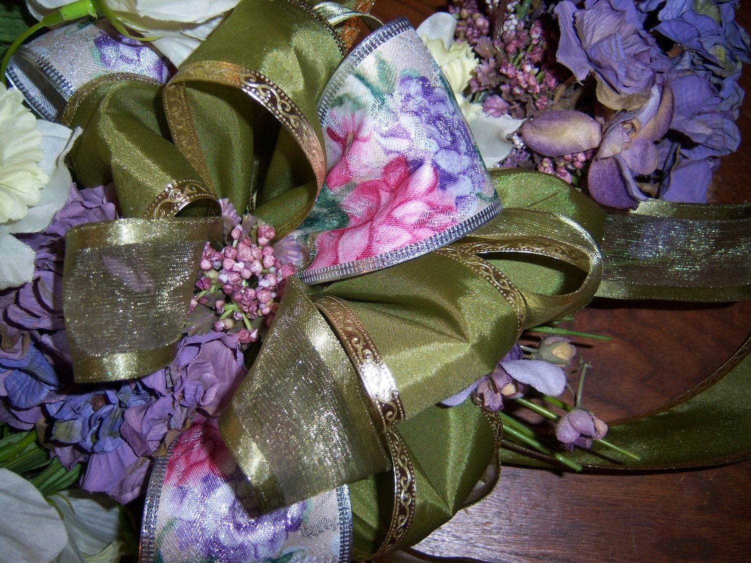 SALE...SALE....White Grapevine Spring to Summer Wreath