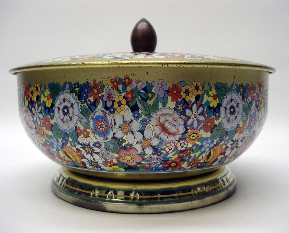 Beautiful floral tea tin
