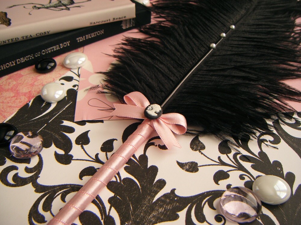 Ostrich Feather Pen-Black/Light Pink w/ Cameo