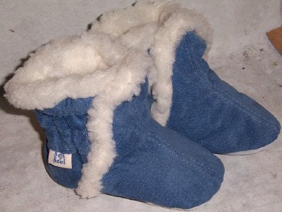 Summer sale handmade suede baby booties soft soled blue 0-6 months 18-19 eur