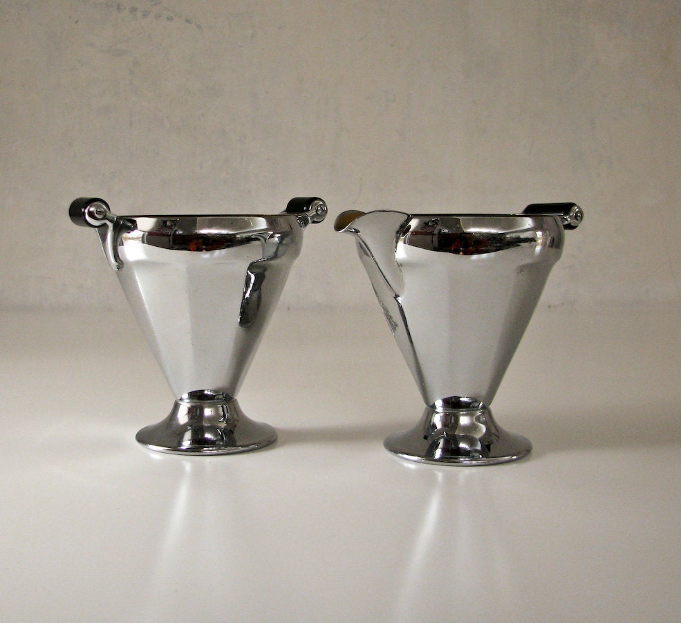 Vintage Art Deco Sugar and Creamer - Chrome and Bakelite