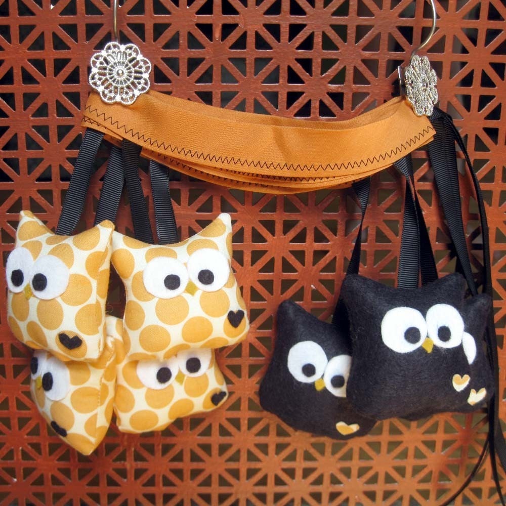 Halloween Owl Banner...modern....Amy Butler fabric